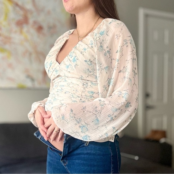 Free People Final Rose Ruched Cropped Blouse - Vintage Combo Cream Blue- Size XS - Picture 2 of 13